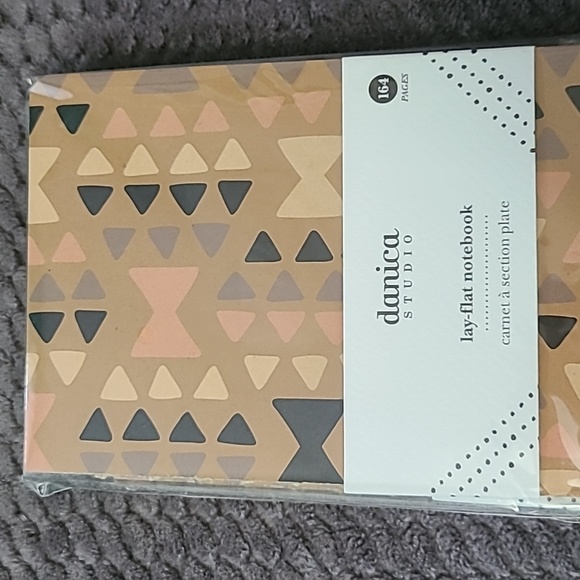 ⭐️3/$35 Danica Limited Edition Designer Tea Towels & Notebooks - Picture 7 of 9